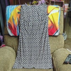 Elegant Black and Tan Patterned Dress